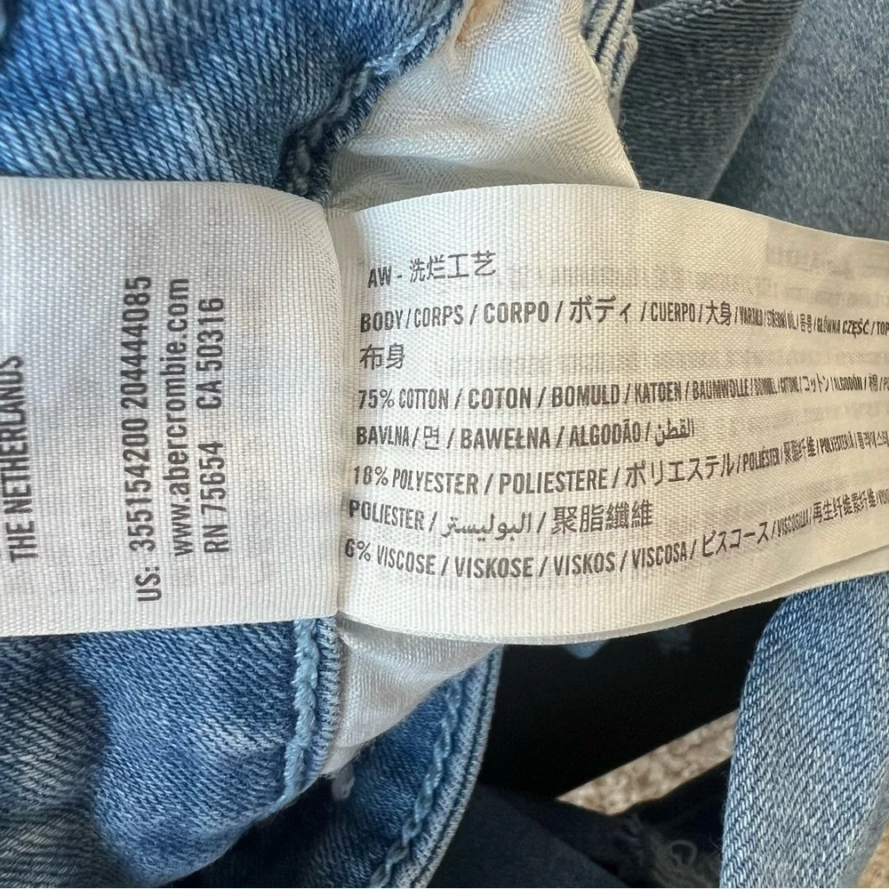 Hollister Distressed Curvy High Rise Super Skinny Jeans